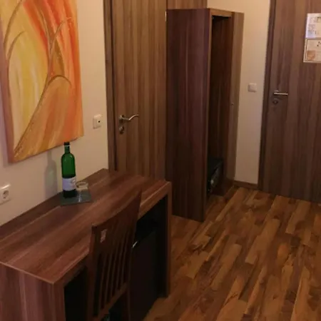 Isabella 3*