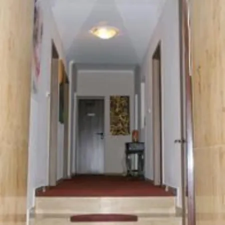 Isabella 3* Frankfurt nad Menem