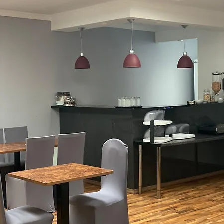 Isabella Hotel 3*