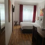 Isabella 3*